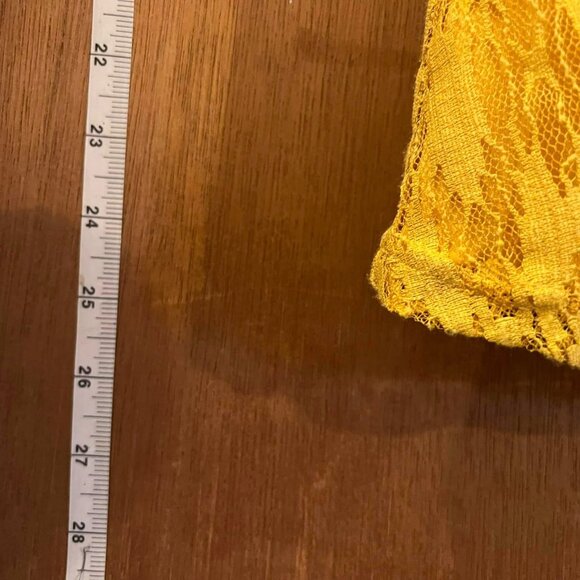 🐻Size M - Crazy Train - Yellow Lacy Pullover w/Long Bell Sleeves - Picture 6 of 6